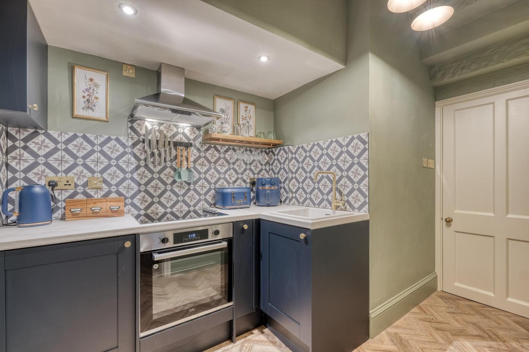 The Darwin Malvern Suite Great Malvern Exterior photo